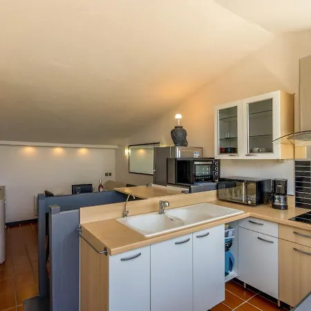 Les Heliades-1 By Interhome