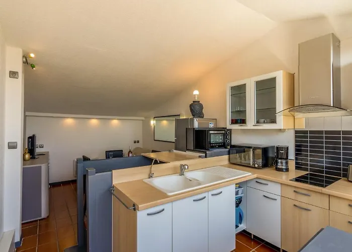 Les Heliades-1 By Interhome